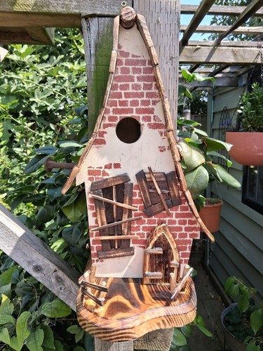Hand made quirky cottage - , style