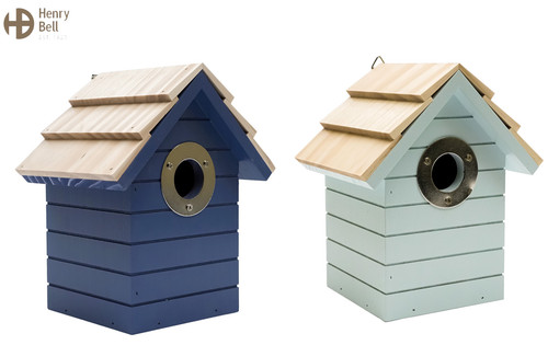 Henry bell beach hut nesting - henry,